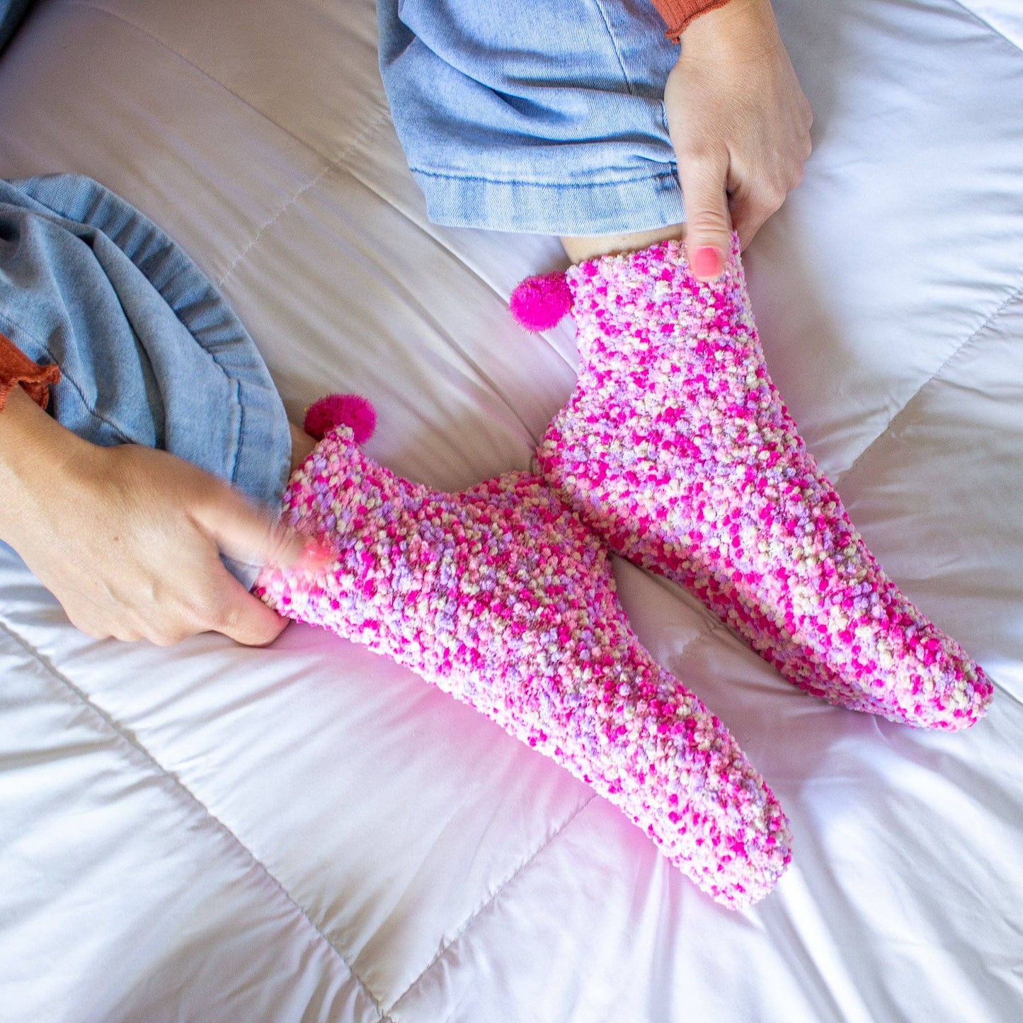 Daisy Dunes GIft-Ready Cozy Cupcake Socks