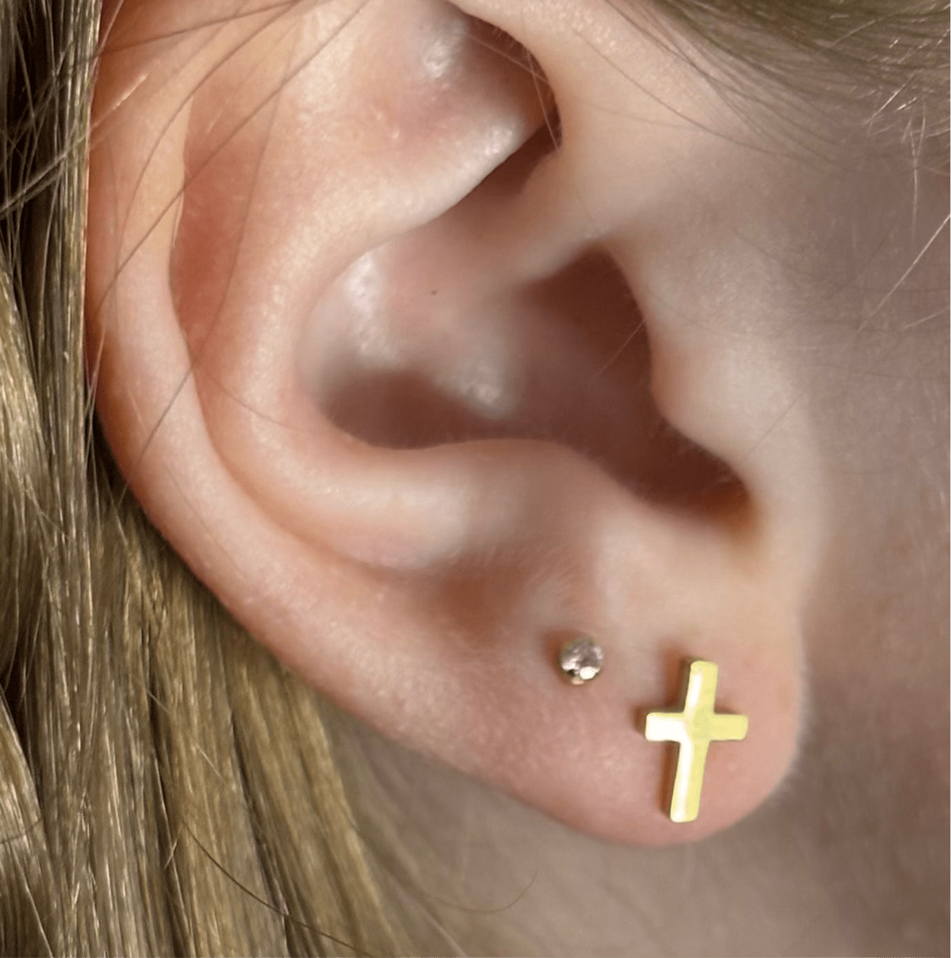 The Smiley Face Boutique 🌟 Simply Golden: Cross Stud Earrings 🌟