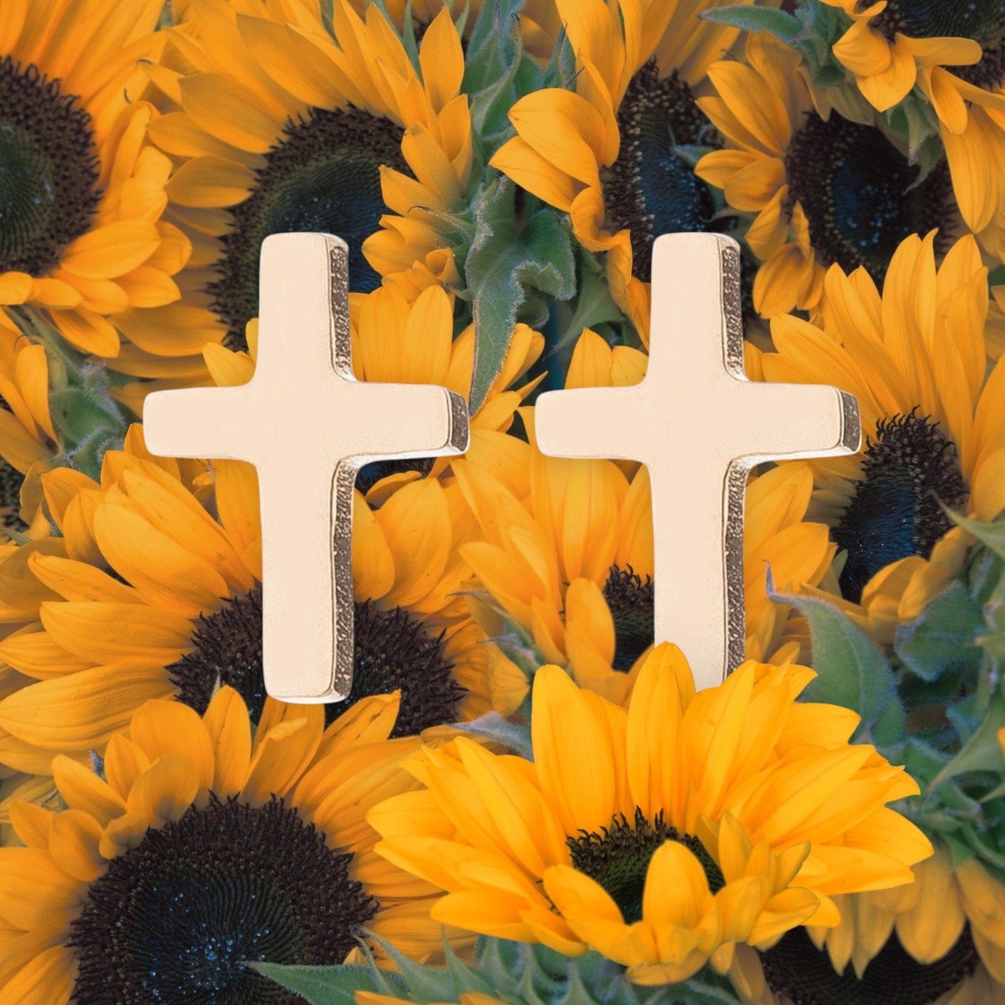 The Smiley Face Boutique 🌟 Simply Golden: Cross Stud Earrings 🌟