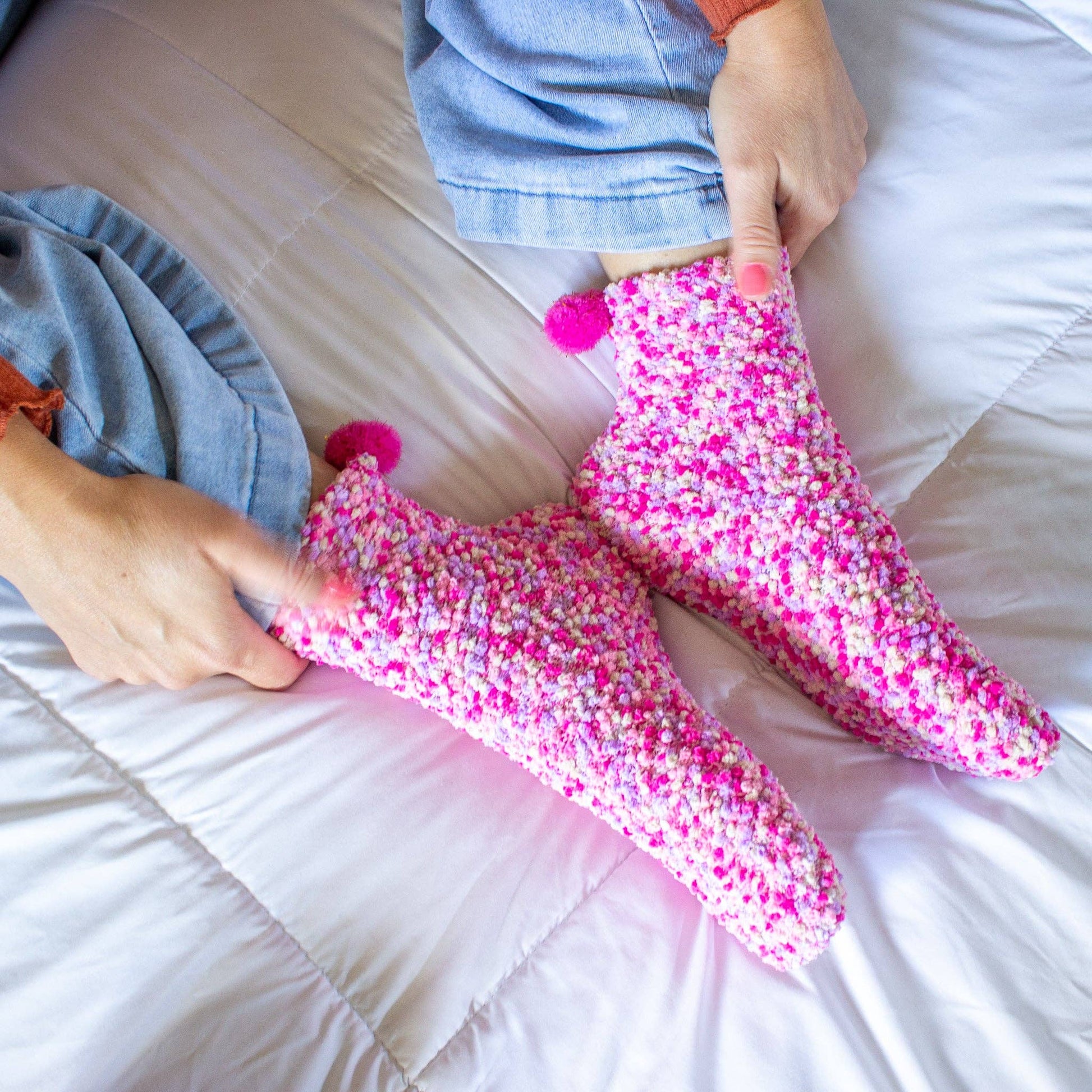 Daisy Dunes GIft-Ready Cozy Cupcake Socks