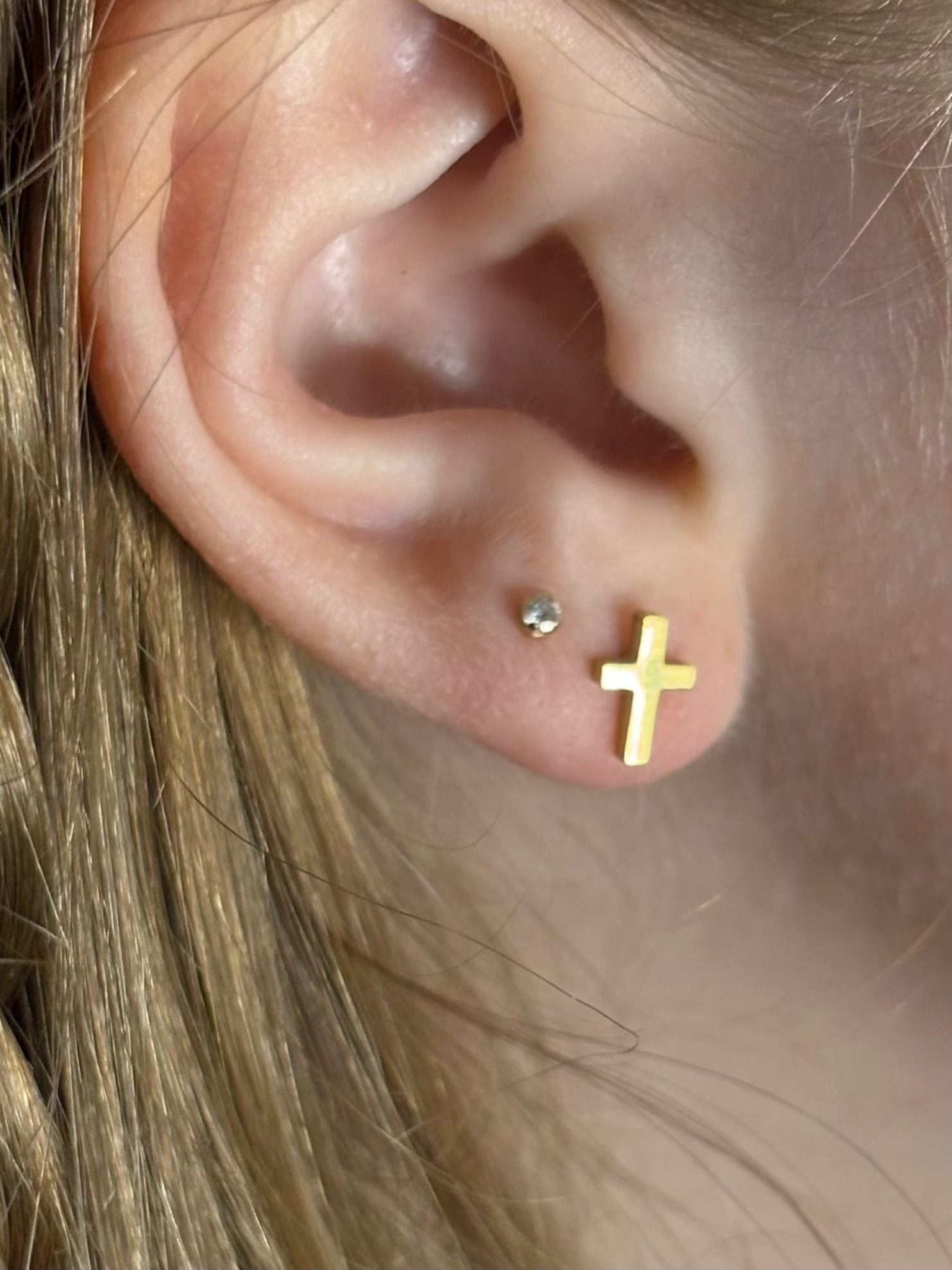 The Smiley Face Boutique 🌟 Simply Golden: Cross Stud Earrings 🌟